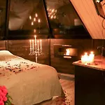 Private Aurora Samruam B Glass Roof Igloo ヴィラ *