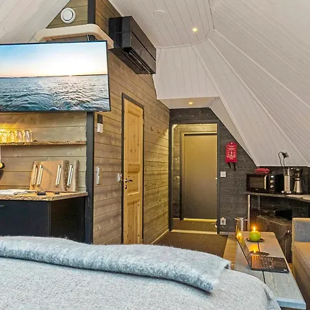 Private Aurora Samruam B Glass Roof Igloo Villa *