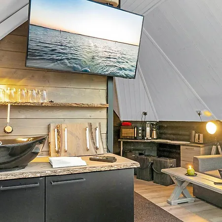 Private Aurora Samruam B Glass Roof Igloo