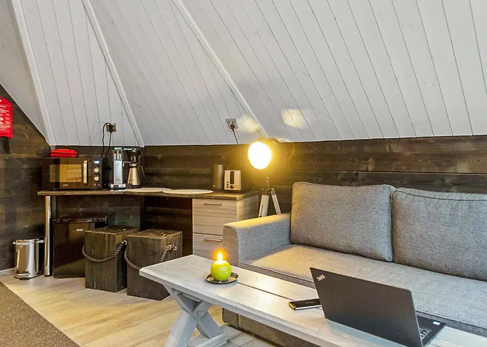 Private Aurora Samruam B Glass Roof Igloo Villa