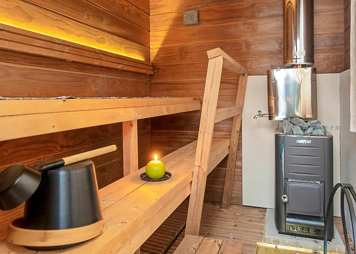 Private Aurora Samruam B Glass Roof Igloo *